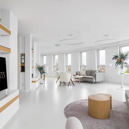 Lighthouse Sea View 120sqm Γκντίνια